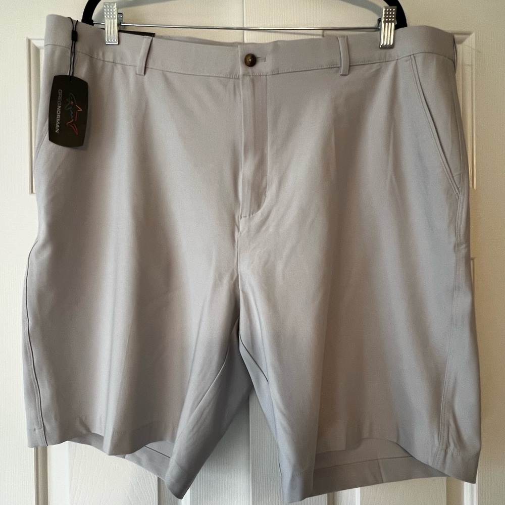 Men's Light Gray Performance Golf Shorts - Waist Size 42. Tag still on. New!